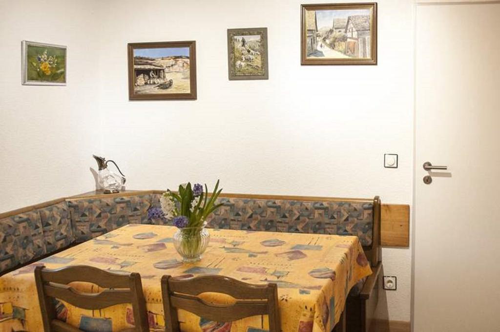 Haus "Am Muehlheimer Berg" Mornsheim Экстерьер фото